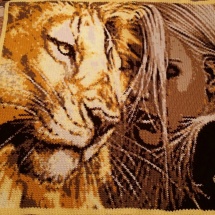 customer-crochet-art catherines lion and woman